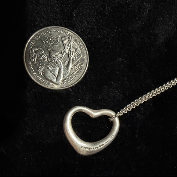 AUTHENTIC Vintage Tiffany&CO Elsa Heart Necklace - Picture 6 of 13